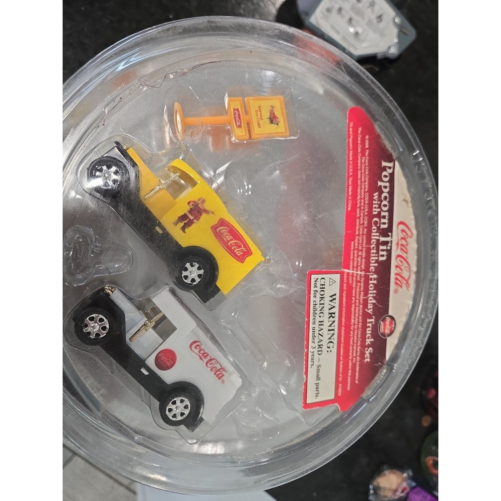 Coca-Cola Holiday Popcorn Tin – Partial Set‎ w/ 2 Mini Trucks (Incomplete)